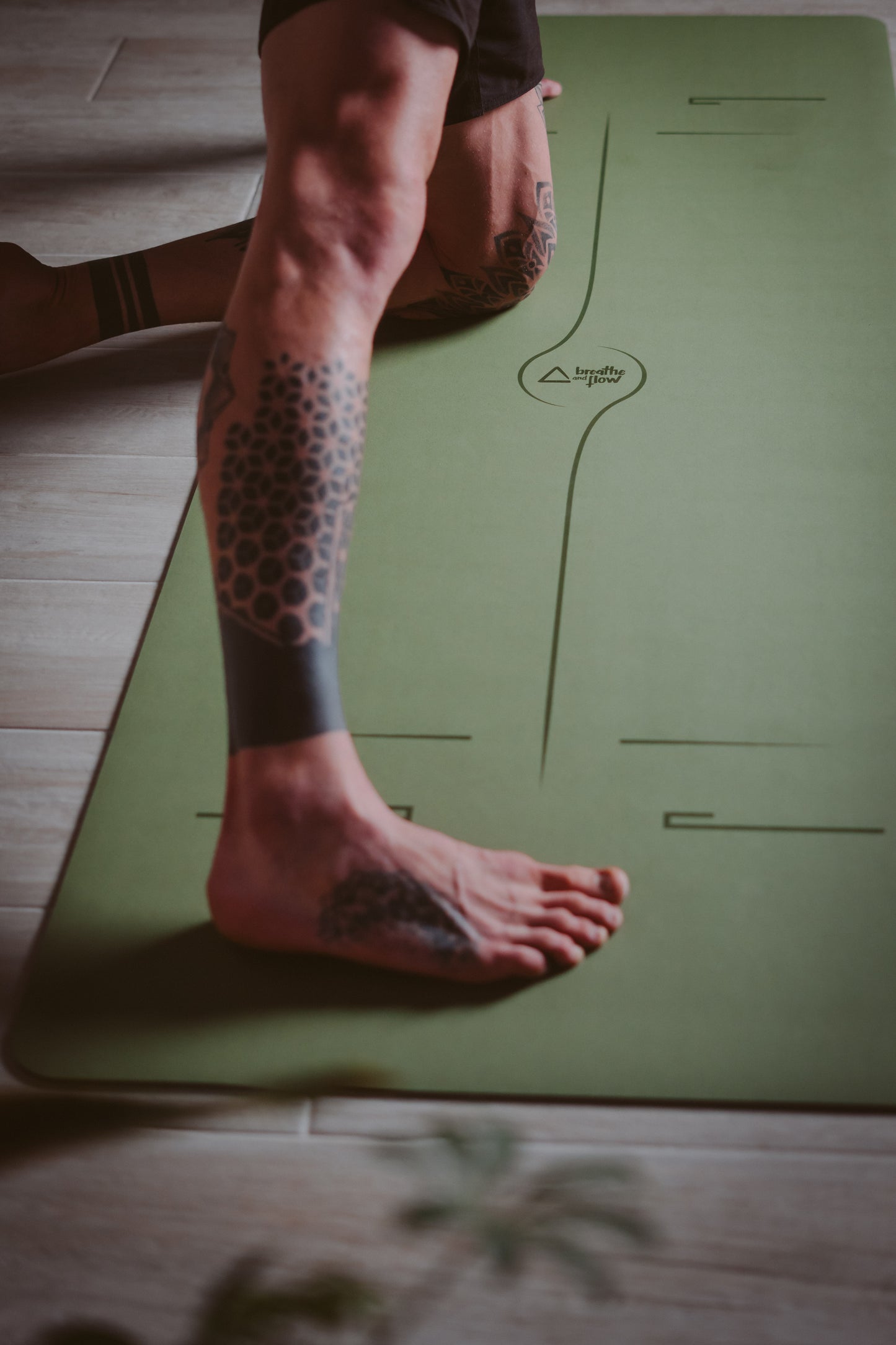 BREATHE AND FLOW YOGA MAT - Classic Minimalist