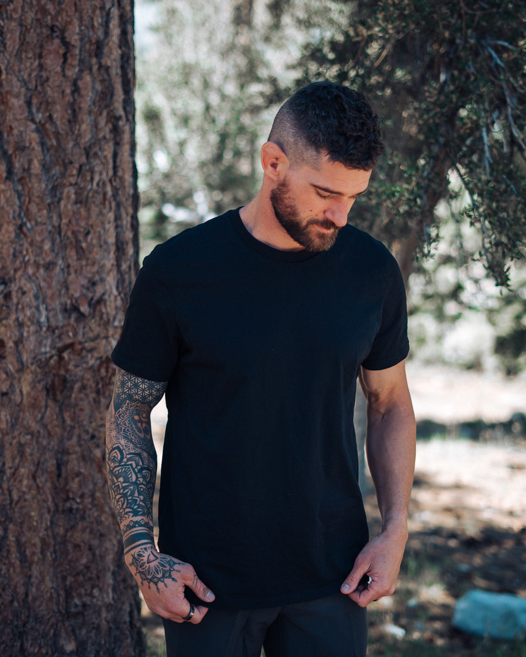 ESSENTIAL TEE BLACK