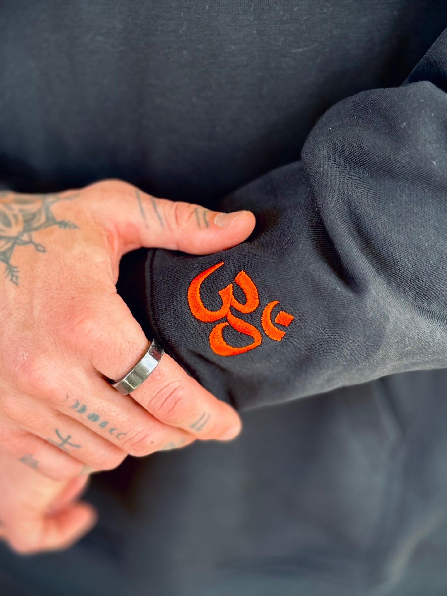 AFTERGLOW HOODIE BLACK