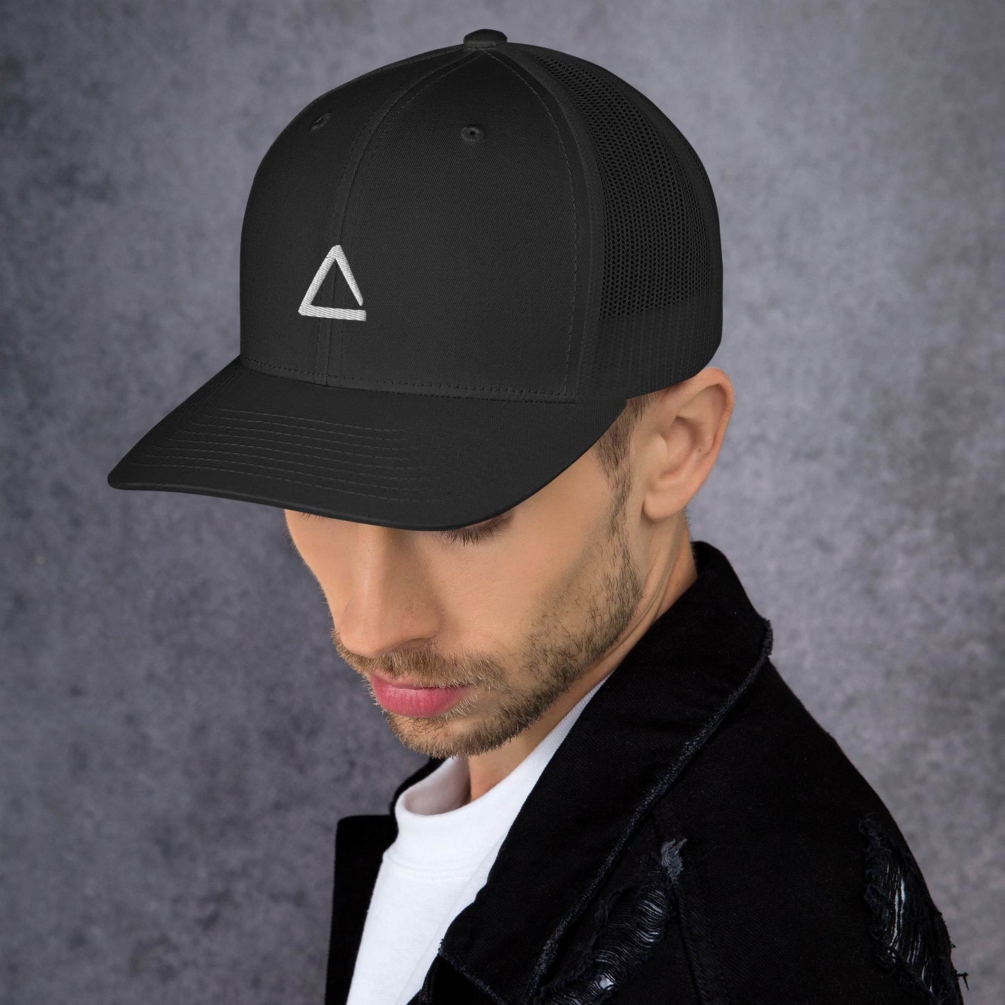 TRIANGLE TRUCKER HAT