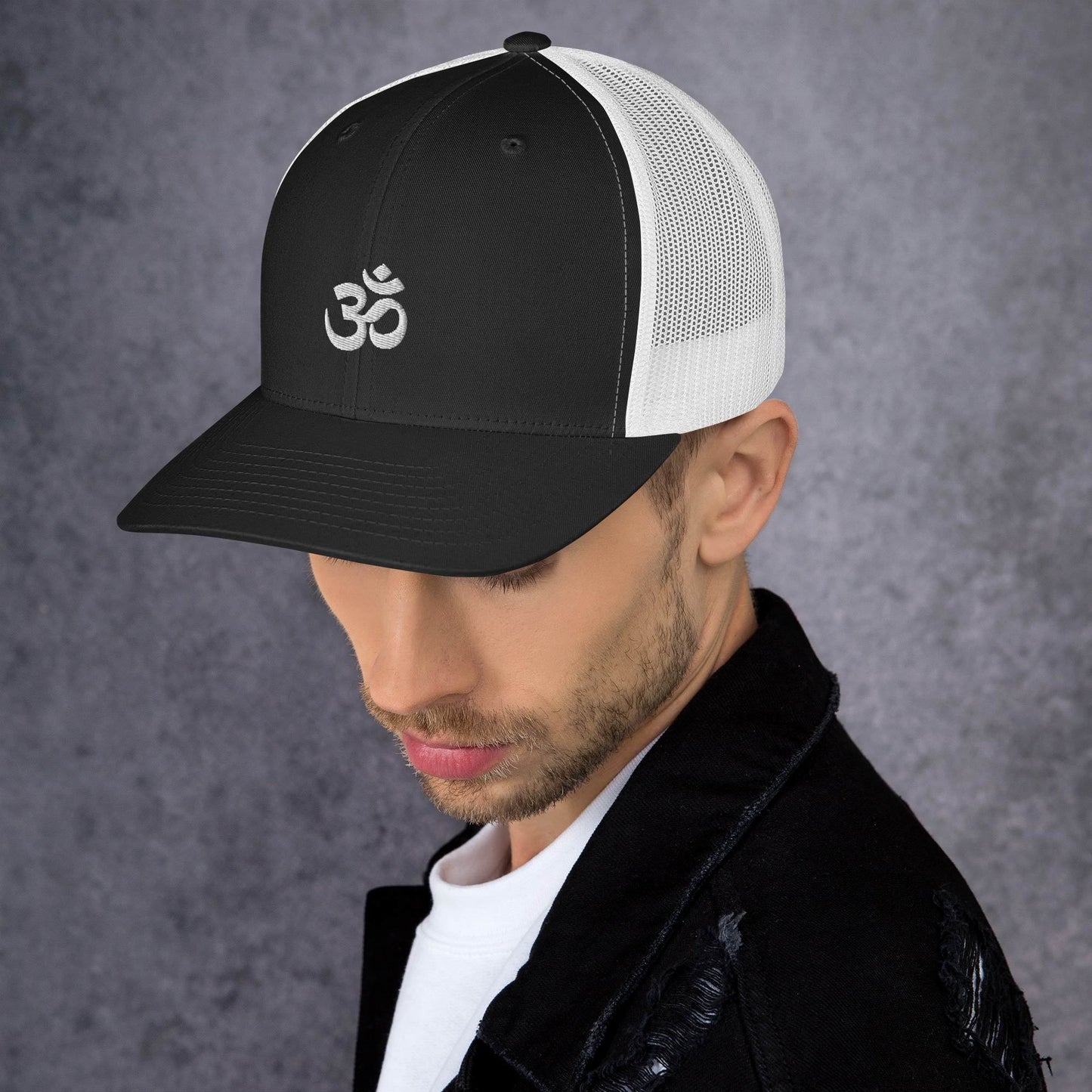 OM TRUCKER HAT