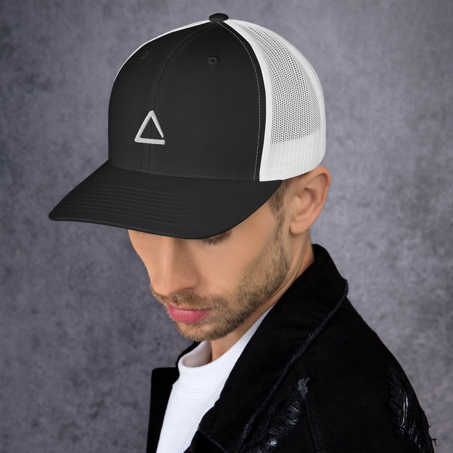 TRIANGLE TRUCKER HAT