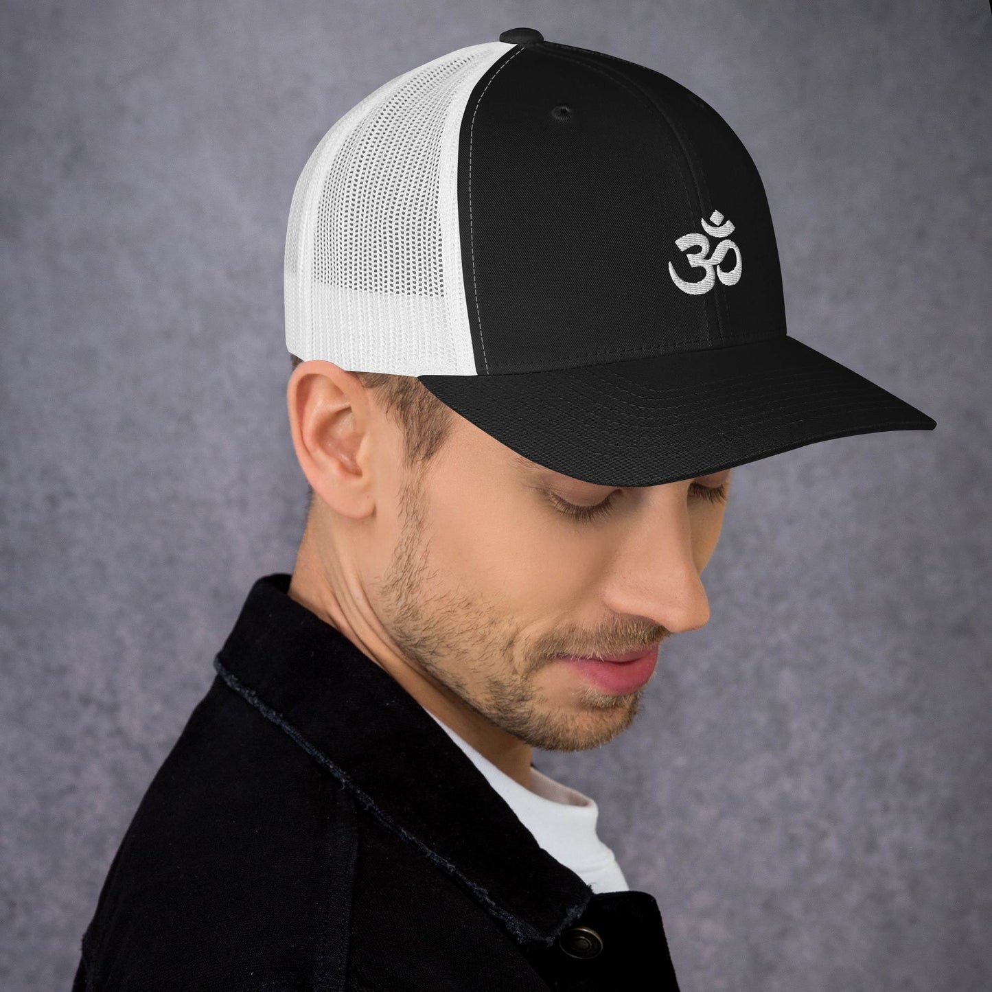 OM TRUCKER HAT