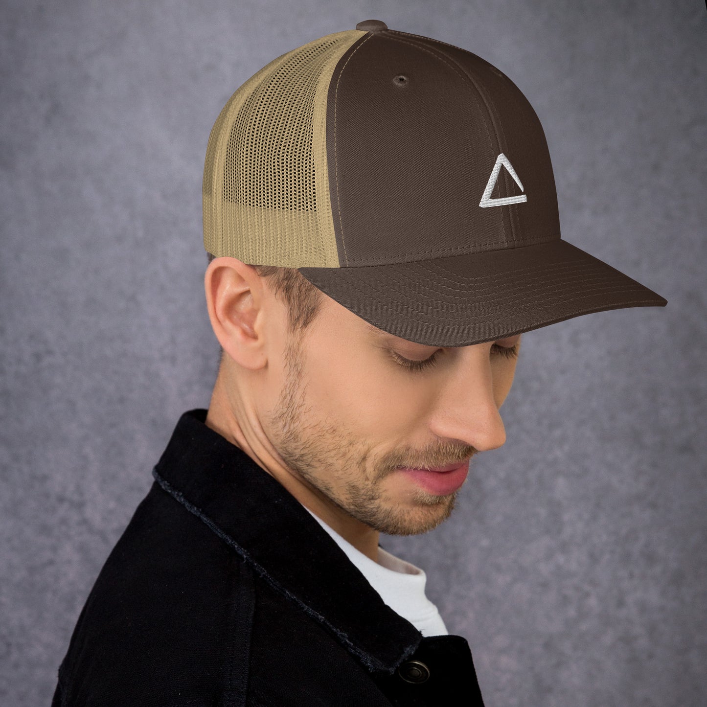 TRIANGLE TRUCKER HAT