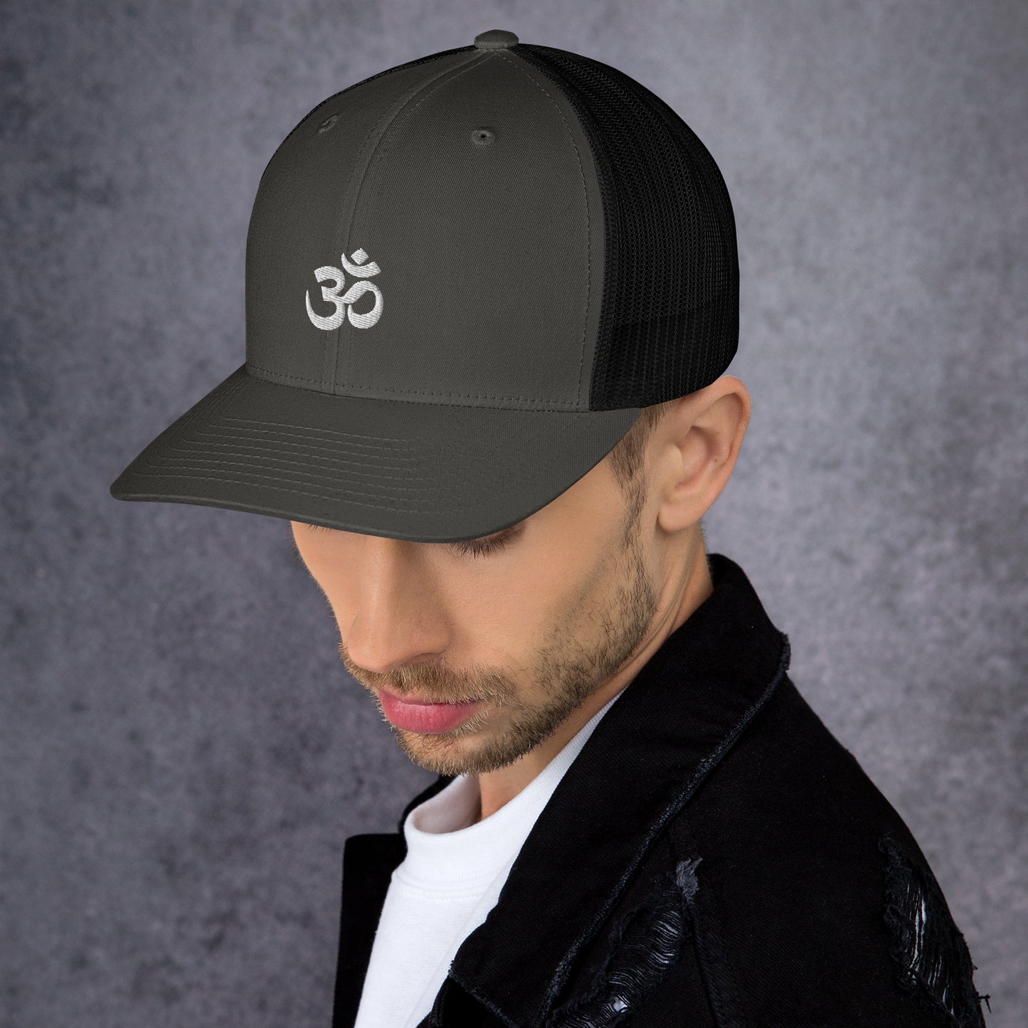 OM TRUCKER HAT