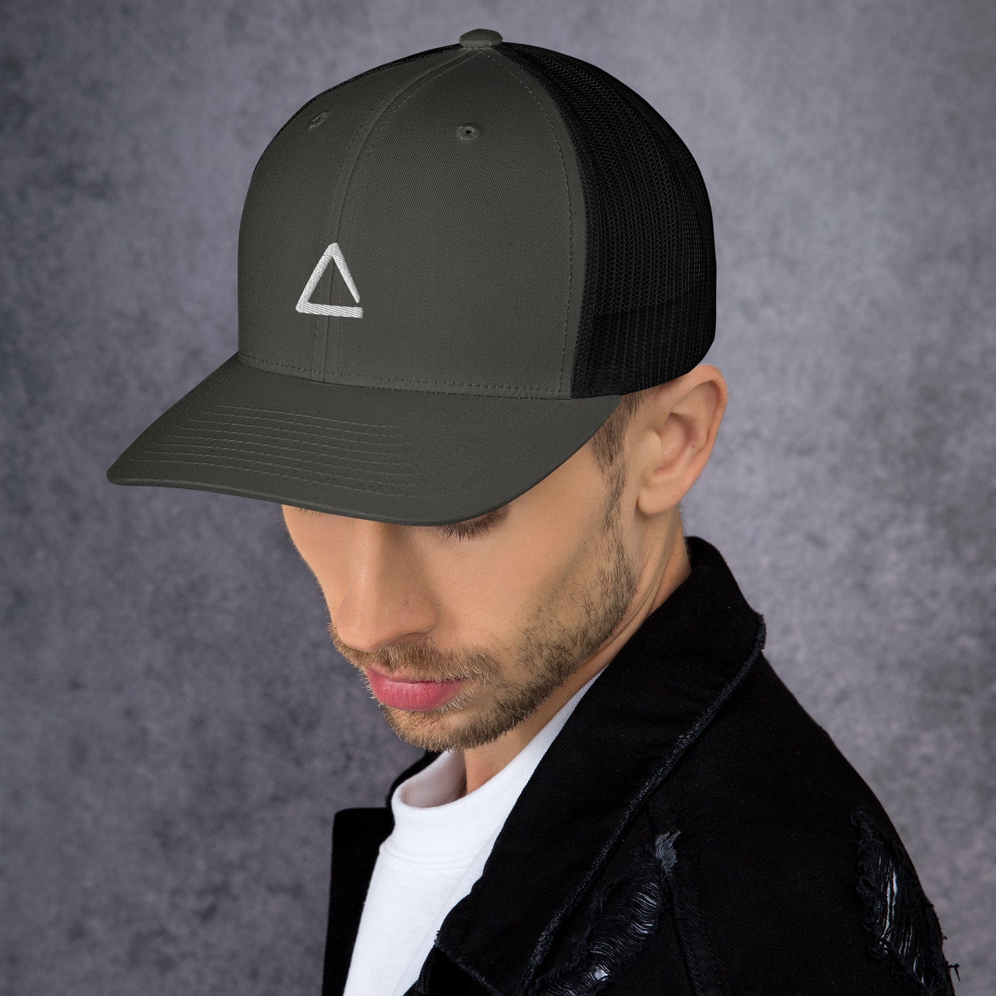 TRIANGLE TRUCKER HAT