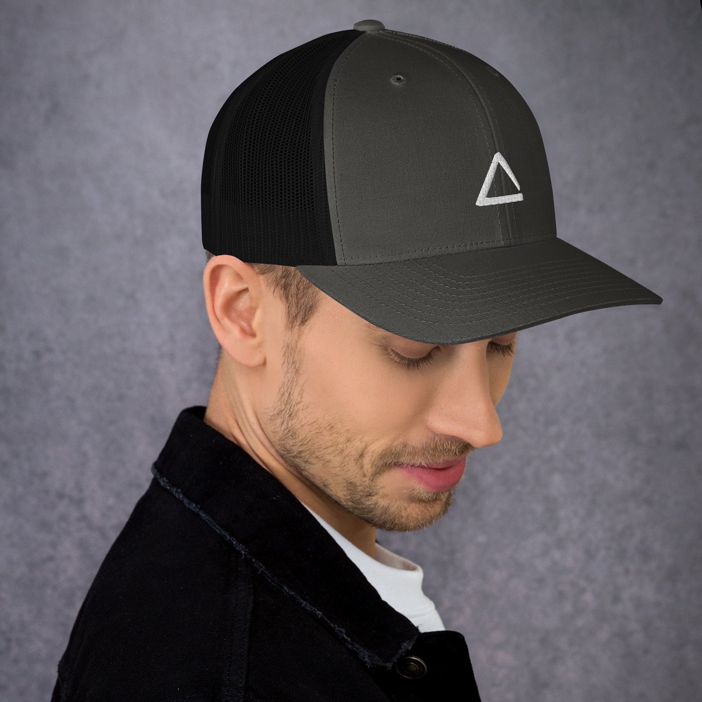 TRIANGLE TRUCKER HAT